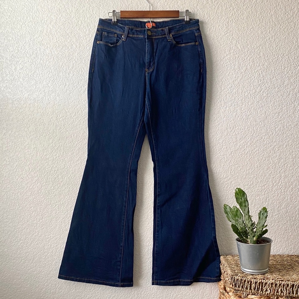 ModCloth | Flared Jeans - Picture 2 of 7